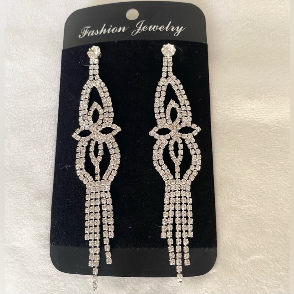 Fashion Jewelry Silver Crystal Drop Earrings - Sparkling Tassel Design New